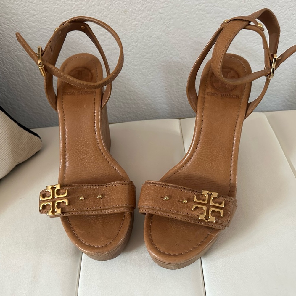 Tory Burch Wedge ~ leather